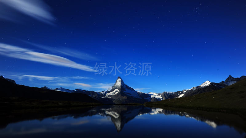 马特宏峰,小湖畔,山水倒影,星空风景桌面壁纸